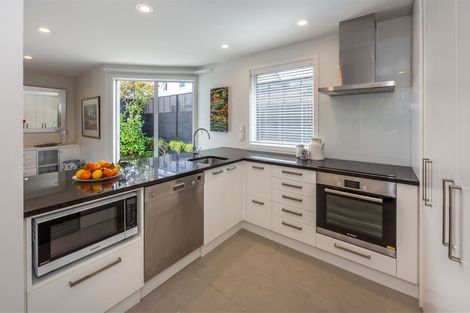 Photo of property in 2/34 Aikmans Road, Merivale, Christchurch, 8014