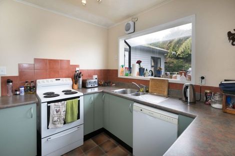Photo of property in 40 Link Road, Newlands, Wellington, 6037