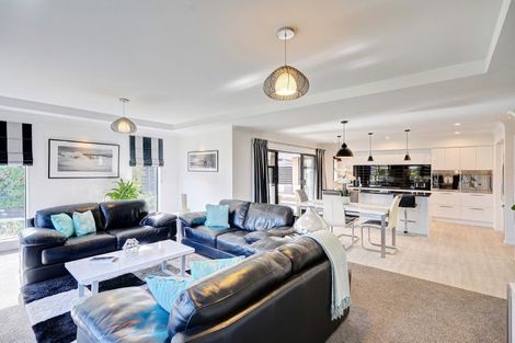 Photo of property in 6 Claremont Crescent, Amberley, 7410