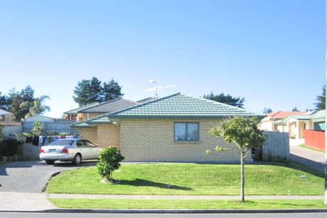 Photo of property in 14 Glenveagh Park Drive, Weymouth, Auckland, 2103
