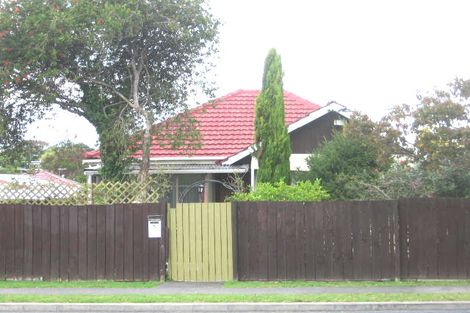Photo of property in 2/44 Titirangi Road, New Lynn, Auckland, 0600
