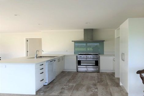 Photo of property in 72 Kuku Beach Road, Kuku, Levin, 5570