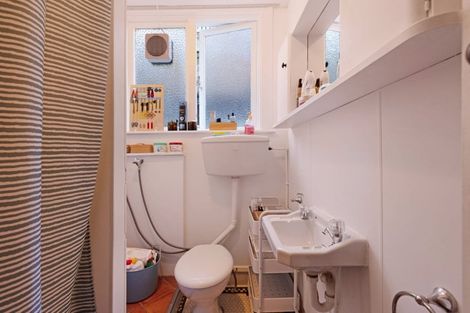 Photo of property in 1/246 Oriental Parade, Oriental Bay, Wellington, 6011