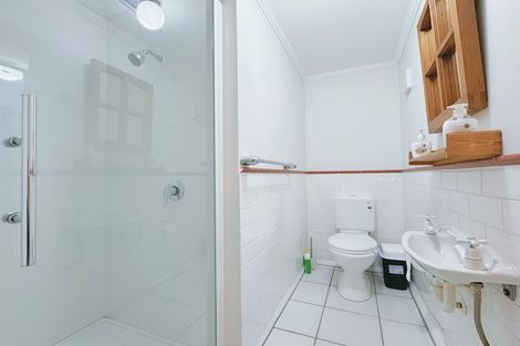 Photo of property in 14b Glenmore Street, Thorndon, Wellington, 6011