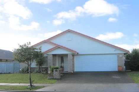 Photo of property in 23 Thornbury Crescent, East Tamaki Heights, Auckland, 2016