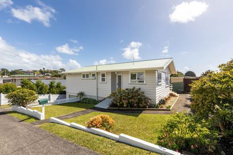 Photo of property in 6 Annandale Street, Lynmouth, New Plymouth, 4310
