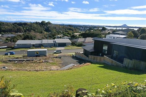 Photo of property in 77 Oteki Park Drive, Welcome Bay, Tauranga, 3112