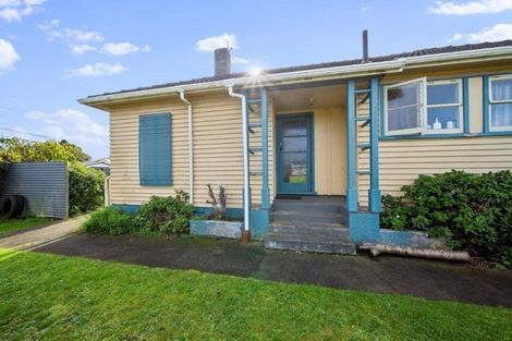 Photo of property in 178 South Road, Hawera, 4610