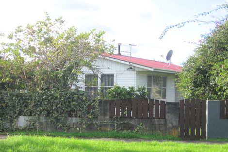 Photo of property in 13 Border Road, Henderson, Auckland, 0612