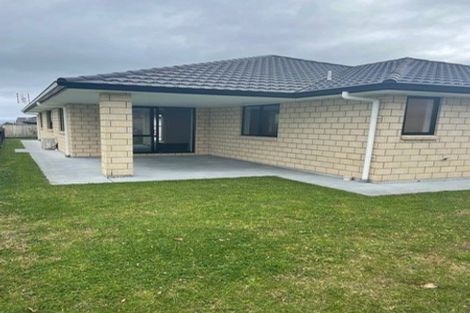 Photo of property in 30 Richardson Road, Omokoroa, 3114