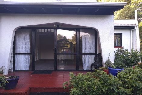 Photo of property in 2/92a Blue Mountains Road, Pinehaven, Upper Hutt, 5019