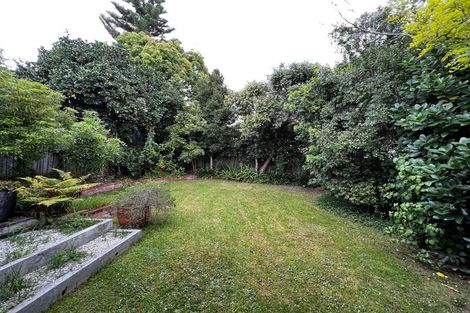 Photo of property in 25 Shoal Bay Road, Devonport, Auckland, 0624