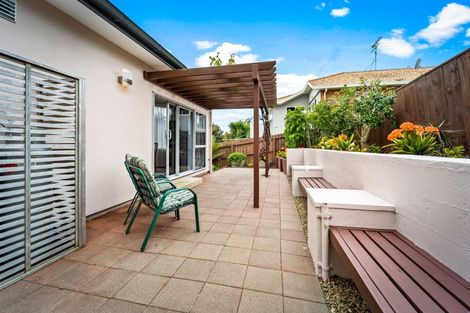 Photo of property in 74 Rivervale Grove, Stanmore Bay, Whangaparaoa, 0932