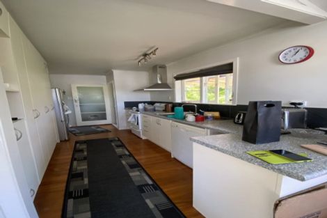 Photo of property in 16 Bruce Road, Glenfield, Auckland, 0629