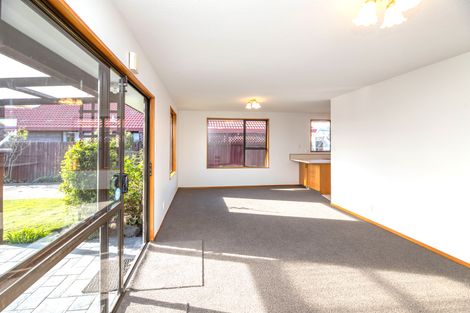 Photo of property in 83 Middlepark Road, Sockburn, Christchurch, 8042