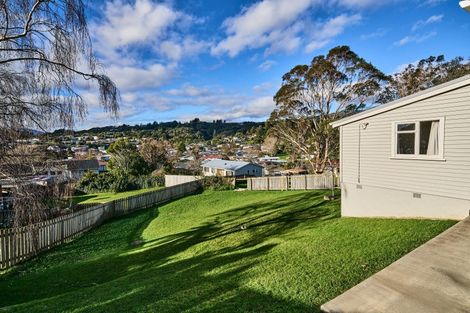 Photo of property in 26 Aniseed Grove, Timberlea, Upper Hutt, 5018