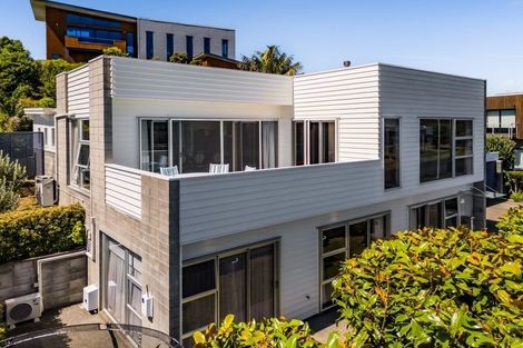 Photo of property in 16 Links Drive, Waiwhakaiho, New Plymouth, 4312