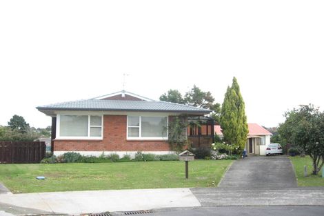 Photo of property in 30 Tupaki Place, Pakuranga Heights, Auckland, 2010