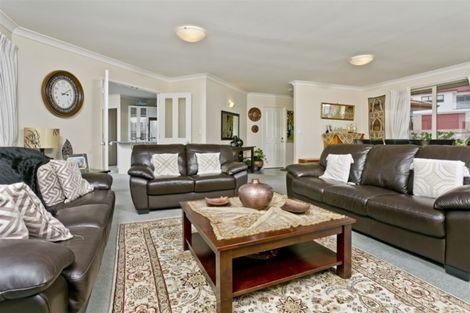 Photo of property in 39 Bluebird Crescent, Unsworth Heights, Auckland, 0632