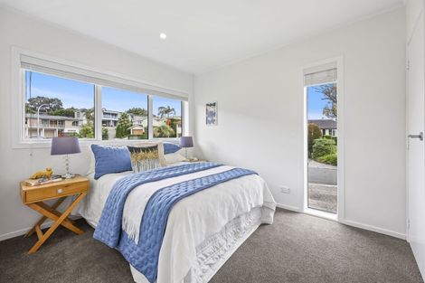 Photo of property in 16 Andrea Place, Sunnyhills, Auckland, 2010