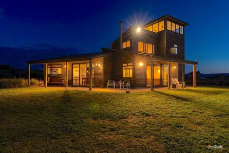 Photo of property in 80 Reay Mackay Grove, Waikawa Beach, Manakau, 5573