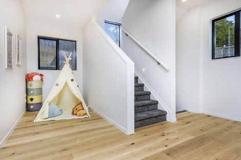 Photo of property in 31c Linwood Avenue, Forrest Hill, Auckland, 0620