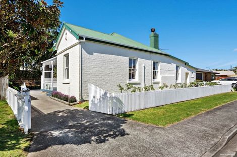Photo of property in 12 Neesons Way, Glendene, Auckland, 0602