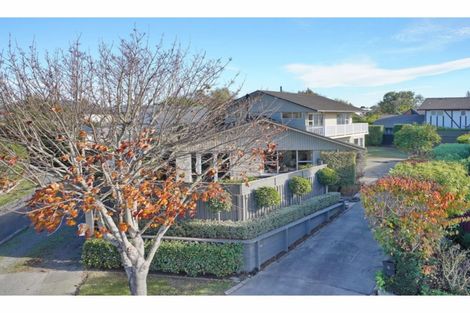 Photo of property in 6 Banff Place, Avonhead, Christchurch, 8042