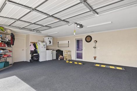 Photo of property in 17 Farleigh Close, Huntington, Hamilton, 3210