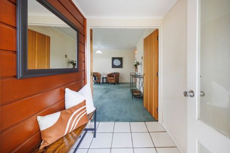 Photo of property in 17 Chilton Grove, Hokowhitu, Palmerston North, 4410