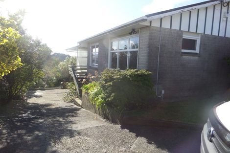 Photo of property in 11 Beverley Grove, Paparangi, Wellington, 6037