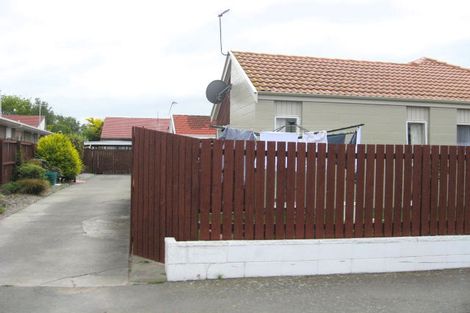 Photo of property in 1/8 Tuckers Road, Redwood, Christchurch, 8051