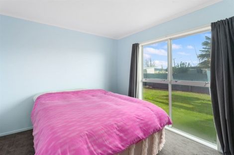 Photo of property in 14 Hinau Place, Edgecumbe, 3120