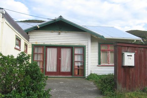 Photo of property in 15 Happy Valley Road, Owhiro Bay, Wellington, 6023