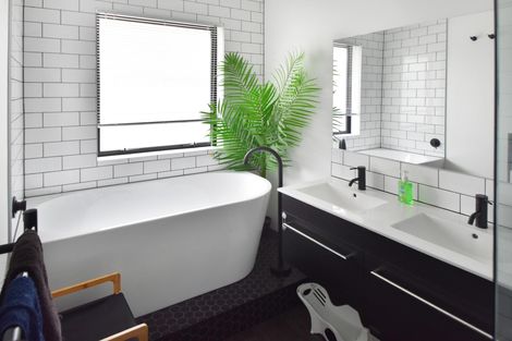 Photo of property in 15 Lakeland Avenue, Twizel, 7901