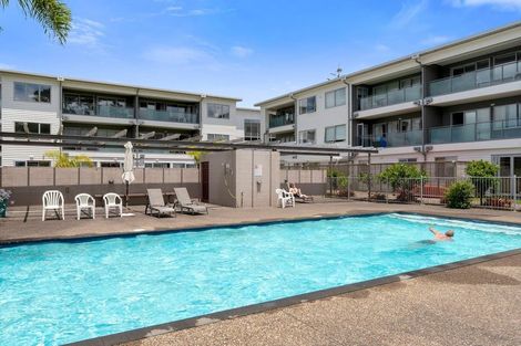 Photo of property in Bay Palms Apartments, 3/30a Bute Road, Browns Bay, Auckland, 0630
