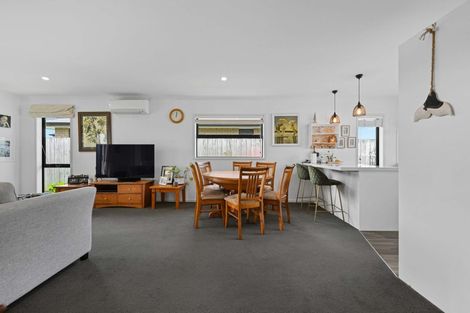 Photo of property in 8/11 Errol Close, Burbush, Hamilton, 3288