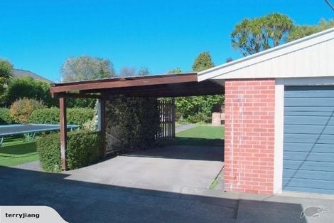Photo of property in 21 Beatrice Place, Avonhead, Christchurch, 8042