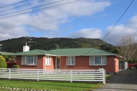 Photo of property in 24 Renall Street, Featherston, 5710