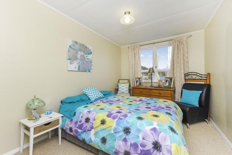 Photo of property in 18 Awarangi Rise, Oratia, Auckland, 0604
