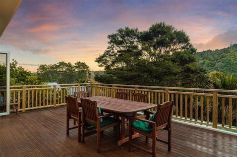 Photo of property in 15 York Road, Titirangi, Auckland, 0604