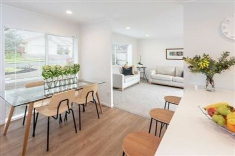 Photo of property in 2/23 Tarnica Road, Northpark, Auckland, 2013