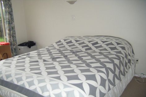 Photo of property in 8a The Rosebowl, Sunnyhills, Auckland, 2010