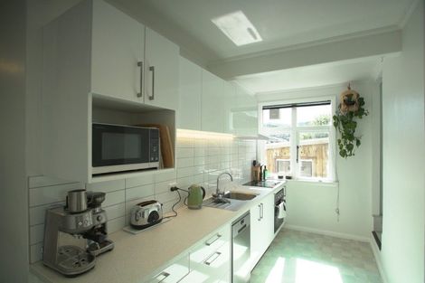 Photo of property in 96 Volga Street, Island Bay, Wellington, 6023