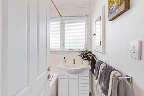 Photo of property in 2/7 Curletts Road, Sockburn, Christchurch, 8042