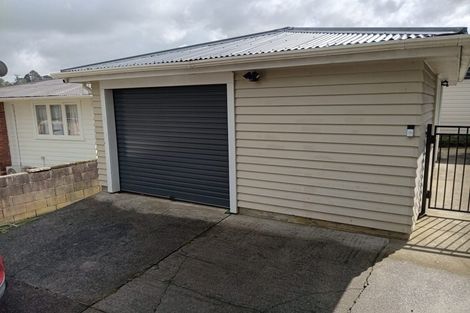 Photo of property in 2 Preston Avenue, Henderson, Auckland, 0610