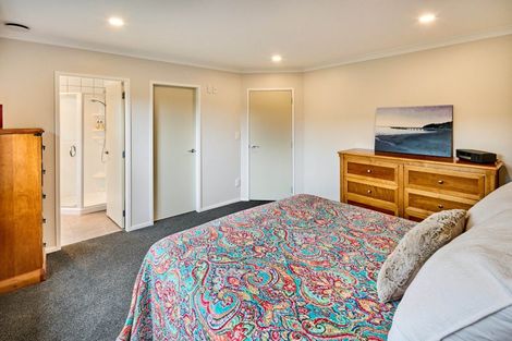 Photo of property in 116 Kirton Drive, Riverstone Terraces, Upper Hutt, 5018