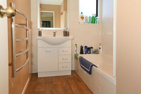 Photo of property in 7 Miriam Corban Heights, Henderson, Auckland, 0612