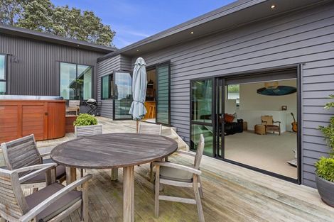 Photo of property in 36 Robertson Street, Raglan, 3225