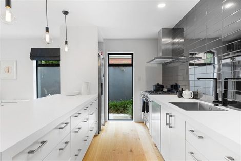 Photo of property in 1/33 Makora Street, Fendalton, Christchurch, 8041